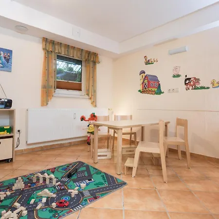 Appartementhaus Binzer Sterne 16 *